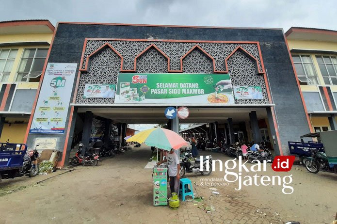 POTRET: Pasar Rakyat Sido Makmur Blora yang menjadi lokasi dugaan pungli. (Lilik Yuliantoro/Lingkarjateng.id)