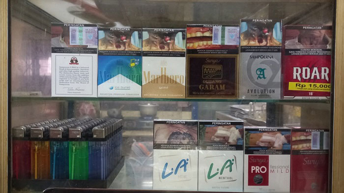 Cukai Naik, APTI Jateng: Bisa Menambah Peredaran Rokok Ilegal 25 ILUSTRASI: Beberapa rokok dengan berbagai jenis yang harga cukainya sudah mulai naik di tahun 2022 ini. (Adhik Kurniawan/Lingkarjateng.id)