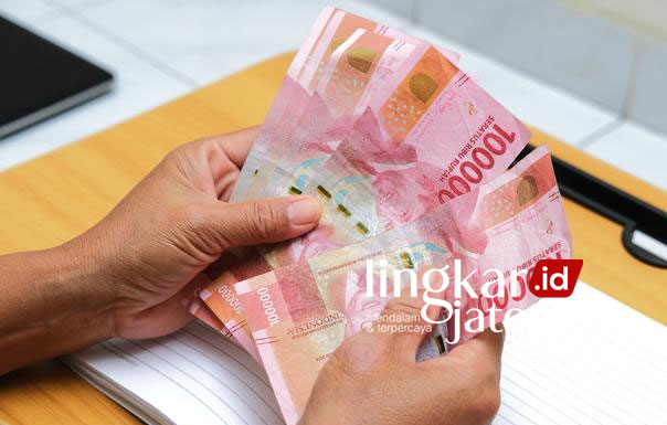 Meresahkan, Rentenir Berkedok Koperasi Menjamur di Blora 25 ILUSTRASI: Uang tunai. (Freepik/Lingkarjateng.id)