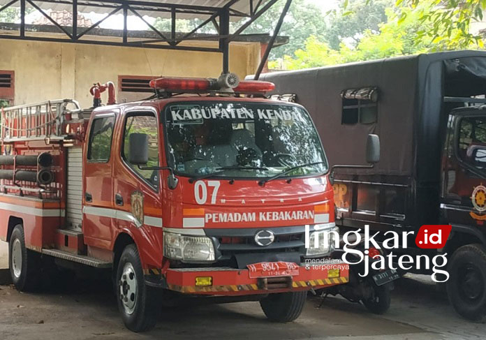 ILUSTRASI: Mobil pemadam kebakaran di Kabupaten Kendal. (Unggul Priambodo/Lingkarjateng.id)