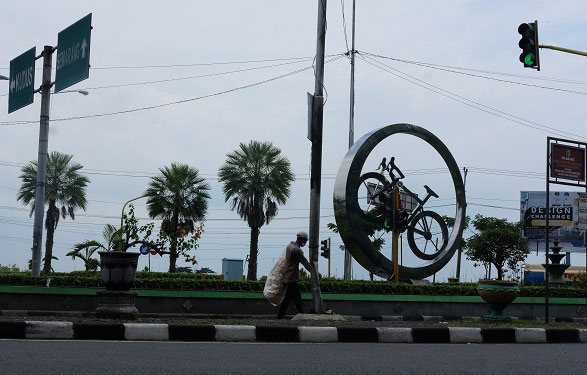 monumen pasific bike