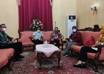 BERSINERGI: Jajaran Pimpinan Lingkar Media Group saat audiensi bersama Pemkab Kudus, Rabu (12/1). (Nisa Hafizhotus Syarifa/Lingkarjateng.id)