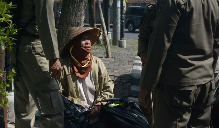 RAZIA: Salah satu PGOT di kawasan Pleburan yang terjaring razia Satpol PP Kota Semarang, beberapa waktu yang lalu. (Dinda Rahmasari/Lingkarjateng.id)