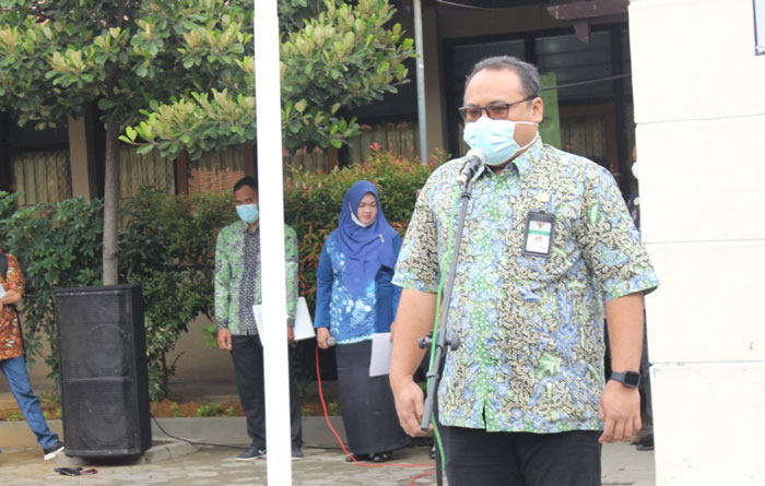 APEL: Wakil Bupati Rembang Mochammad Hanies Cholil Barro’ memberikan pengarahan ke jajaran Dinas Perumahan dan Kawasan Permukiman Kabupaten Rembang, Rabu (12/1). (R. Teguh Wibowo/Lingkarjateng.id)