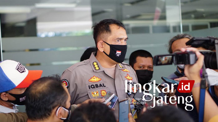 KETERANGAN PERS: Kepala Bidang Humas (Kabidhumas) Polda Jateng, Kombes Pol M Iqbal Alqudusy saat mengonfirmasi kebenaran kabar Omricon di Jawa Tengah. (Dok. Polda Jateng/Lingkarjateng.id)