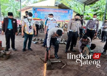 ILUSTRASI: Penindakan knalpot brong atau knalpot tidak standar di satuan wilayah Ditlantas Polda Jawa Tengah. (Istimewa/Lingkarjateng.id)