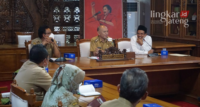 Pemkab Jepara Bakal Ikut Sukseskan Harlah NU ke-99 25 Bupati Jepara saat menyampaikan jawaban dalam audiensi bersama PCNU Jepara, Senin (14/2).