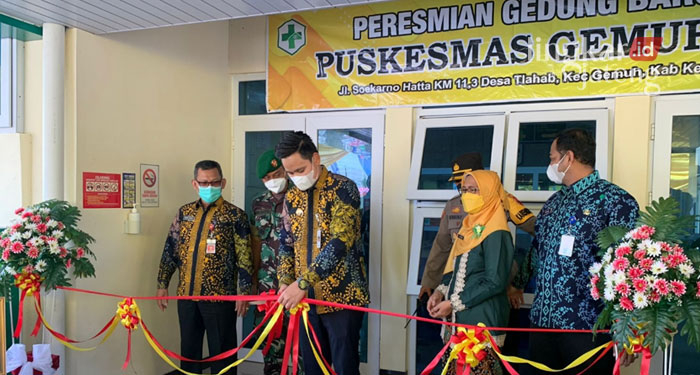 Resmikan Infrastruktur Pembangunan, Bupati Kendal Harap Dijaga dan Dirawat Baik-Baik 25 MERESMIKAN: Bupati Kendal, Dico Ganinduto saat meresmikan Puskesmas Gemuh 2, Kendal.