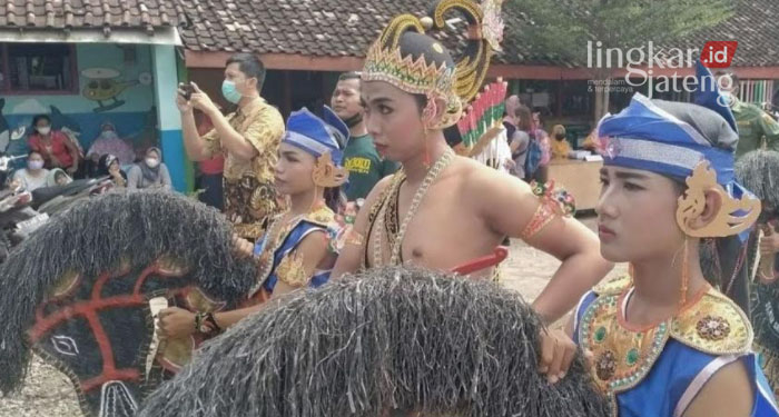 FESTIVAL: Pagelaran Seni Budaya dalam Festival Seni Budaya dan Bazar UMKM di Desa Teluk, Kecamatan Karangawen.