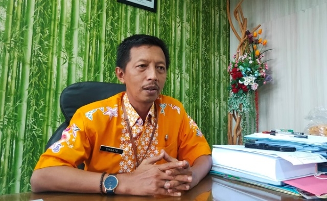 MENJELASKAN: Kepala Dinas Perumahan dan Kawasan Permukiman (Dinperkim) Demak, Akhmad Sugiharto saat ditemui di ruangannya, Rabu (2/2).