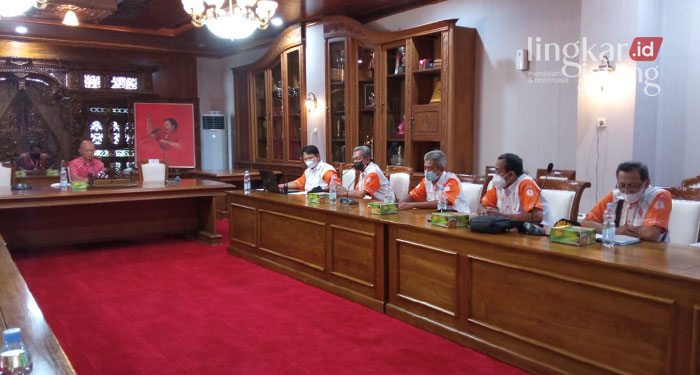 AUDIENSI: Organisasi Amatir Radio Indonesia (Orari) Lokal Jepara audiensi dengan Bupati Jepara, Dian Kristiandi.