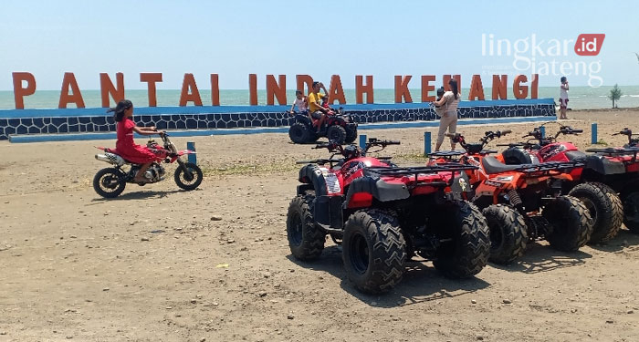 Pantai Indah Kemangi Kendal Kembali Menggeliat, Prokes Diperketat 25 RAMAI: Pantai Indah Kemangi sebagai destinasi wisata milik Desa Jungsemi.