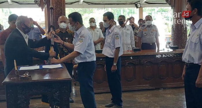 SIMBOLIS: Pelantikan Dewan Pimpinan Cabang (DPC) Organisasi Angkutan Darat (Organda) Jepara di Pendopo Kartini, Kamis (3/2).