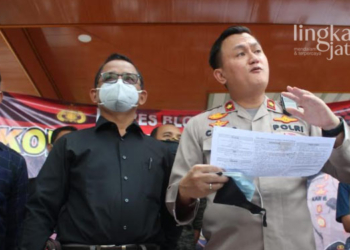 KONFERENSI PERS: Polres Blora memberikan keterangan terkait kasus Perades, Minggu (6/2).