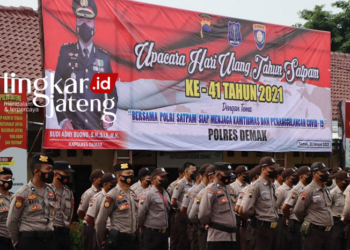 UPACARA: Polres Demak menggelar Hari Ulang Tahun (HUT) Satpam ke-41. (Dok. Polres Demak/Lingkarjateng.id)