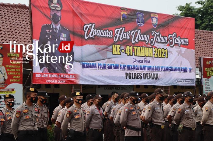UPACARA: Polres Demak menggelar Hari Ulang Tahun (HUT) Satpam ke-41. (Dok. Polres Demak/Lingkarjateng.id)