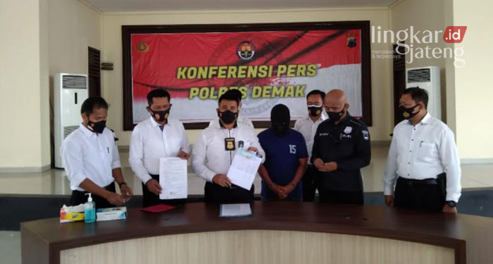 Polres Demak Tangkap Pelaku Penipuan Modus Investasi Proyek 25 GELAR PERKARA: Polres Demak saat mengungkap kasus penipuan investasi proyek lampu penerangan.