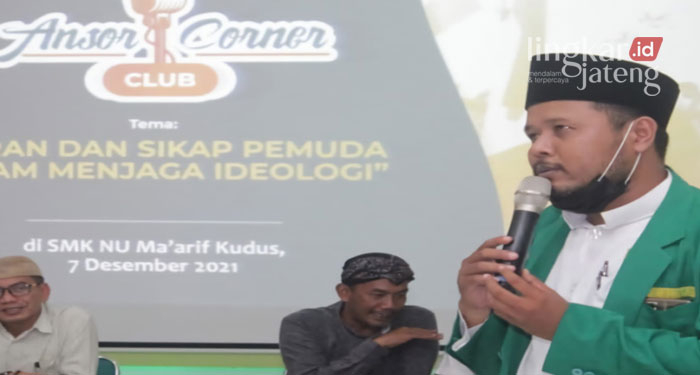 GP Ansor Kudus Soroti Perbedaan Data Kasus DBD 25 MENYAMPAIKAN: Sya’roni selaku Wakabid Kebijakan Publik dan Kerjasama Antar Lembaga PC GP Ansor Kabupaten Kudus saat menyampaikan pendapatnya dalam sebuah forum.