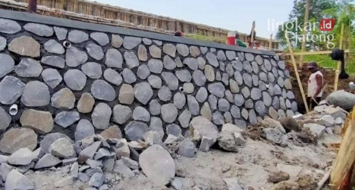 POTRET: Tanggul Sungai Tuntang, Kecamatan Kebonagung, Kabupaten Demak.
