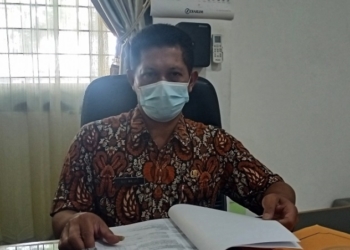 MENJELASKAN: Kepala Pelaksana Harian Badan Penanggulangan Bencana Daerah (BPBD) Kabupaten Kudus, Budi Waluyo menyampaikan laporan bencana yang terjadi di Kudus. (Alifia Elsa Maulida/Lingkarjateng.id)