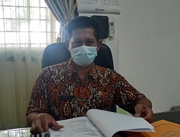 MENJELASKAN: Kepala Pelaksana Harian Badan Penanggulangan Bencana Daerah (BPBD) Kabupaten Kudus, Budi Waluyo menyampaikan laporan bencana yang terjadi di Kudus. (Alifia Elsa Maulida/Lingkarjateng.id)