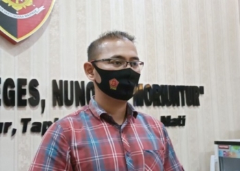 MENJELASKAN: Kasat Reskrim Polres Jepara, AKP M Fahrur Rozi saat ditemui di kantornya, Rabu (2/2). (Muslichul Basid/Lingkarjateng.id)