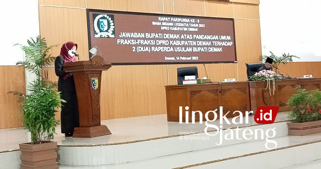 Bupati Demak Tanggapi Puluhan Saran Fraksi 25 Bupati Demak