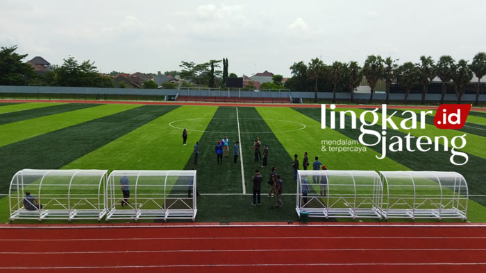 Pungutan Parkir di Joyo Kusumo Dikritik Warganet, Wakil Bupati Pati Ikut Berkomentar 25 LAPANGAN: Penampakan stadion Joyo Kusumo Pati bagian dalam yang baru direnovasi, belum lama ini. (Istimewa/Lingkarjateng.id)