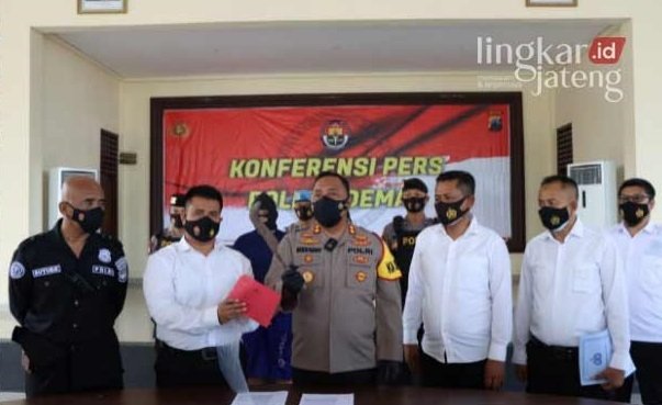 2 Begal Bersenjata Tajam di Demak Berhasil Dibekuk 25 2 Begal Bersenjata Tajam di Demak Berhasil Dibekuk