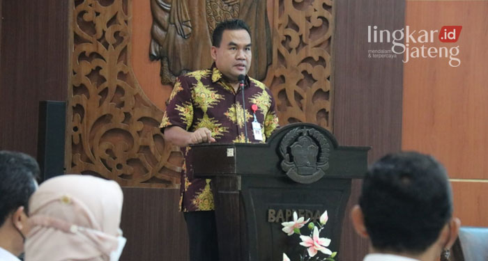 MENYAMPAIKAN: Bupati Blora membuka pelaksanaan Musyawarah Perencanaan Pembangunan (Musrenbang) tahun 2022 di Aula Bappeda, Rabu (30/3). (Istimewa/Lingkarjateng.id)