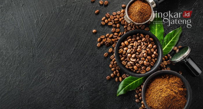 ILUSTRASI: Kopi yang sudah melalui proses roasting. (Sumber Gambar: Freepik @valeria_aksakova)