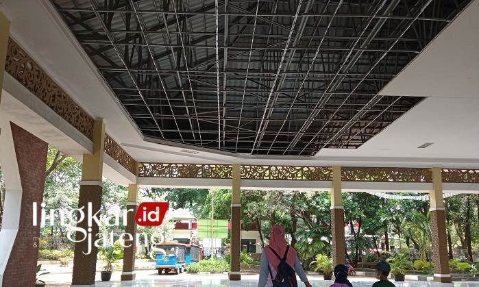 Atap Taman Krida Jebol