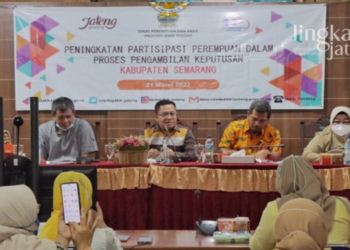 BERBINCANG: Para pimpinan DPRD Jateng Heri Pudyatmoko, Sukirman dan Ferry Wawan Cahyono saat berbincang partisipasi perempuan dalam parlemen di Ungaran, Kabupaten Semarang, Senin (21/3). (Dok. DPRD Jateng/Lingkarjateng.id)