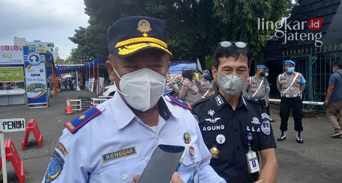 MENJELASKAN: Kepala Dishub Provinsi Jateng, Henggar Budi Anggoro. (Adhik Kurniawan/Lingkarjateng.id)
