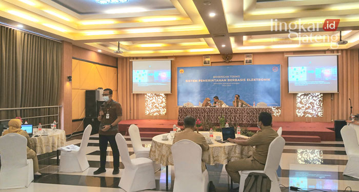 PENUH SEMANGAT: Diskominfo Grobogan menggelar Bimtek SPBE di Purwodadi, Selasa (8/3). (Muhamad Ansori/Lingkarjateng.id)