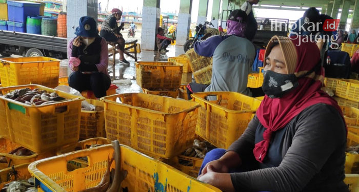Nelayan Tak Melaut, Harga Ikan di Rembang Melambung 25 Harga Ikan di Rembang Naik