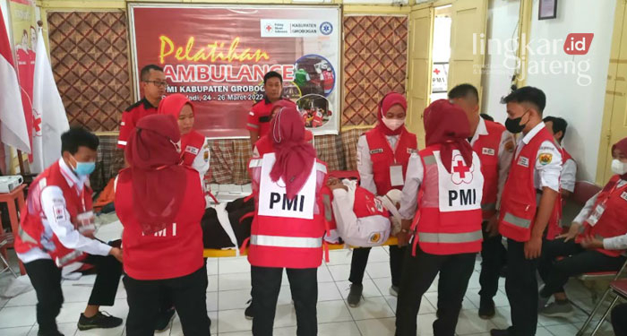GIAT: PMI Grobogan menggelar bimbingan teknis untuk kru ambulans di aula PMI setempat, Kamis (24/3). (Muhamad Ansori/Lingkarjateng.id)