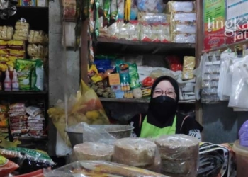 Pedagang Rembang Keluhkan Minimnya Stok Minyak Goreng