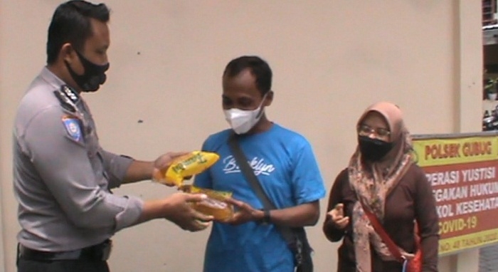 Polsek Gubug Beri Doorprize