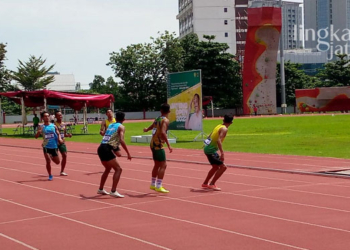 PERLOMBAAN: Sejumlah atlet sedang berlomba pada ajang olahraga lari estafet di Gor Tri Lomba Juang, Kota Semarang, Kamis (3/3). (Adhik Kurniawan/Lingkarjateng.id)