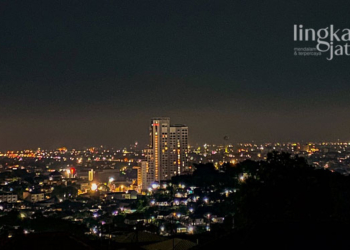 POTRET: Semarang di malam hari. (Dok. Instagram @exploresemarang/Lingkarjateng.id)