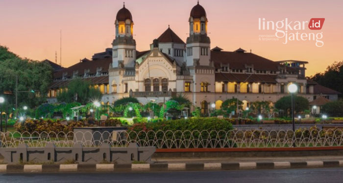 Wisata Semarang, Lawang Sewu yang Penuh Misteri 25 Lawang Sewu, Kota Semarang (Sumber Gambar: Freepik De_Santos/Lingkarjateng.id)