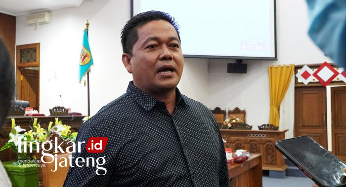 Ketua DPRD Pati Ajak Warga Patuhi Aturan Takbir Keliling 25 Ketua DPRD Pati Ajak Warga Patuhi SE Bupati terkait Takbir Keliling