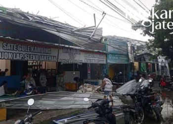 Angin Kencang Porak-porandakan Sejumlah Lokasi di Jakenan Pati