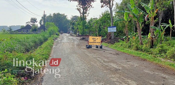 jalan rusak di pati