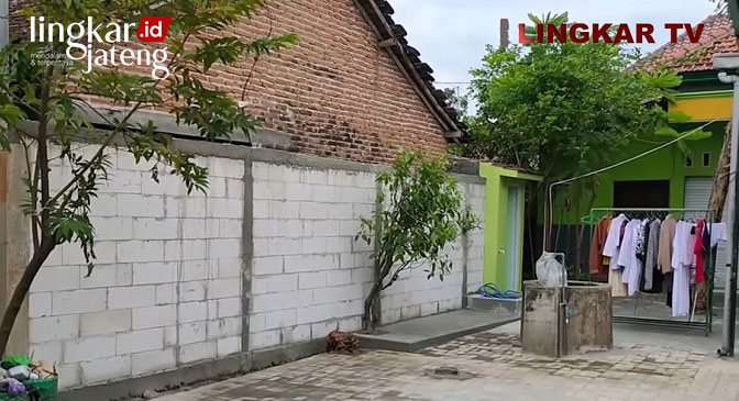 Terlibat Cekcok, Akses Rumah Warga Mejobo Kudus Ditutup Tembok Tetangganya 25 Terlibat Cekcok, Akses Rumah Warga Mejobo Kudus Ditutup Tembok Tetangganya