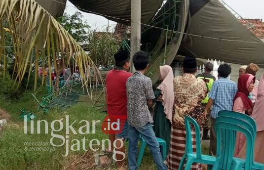 Angin Puting Beliung Terjang Sejumlah Desa di Tayu Pati