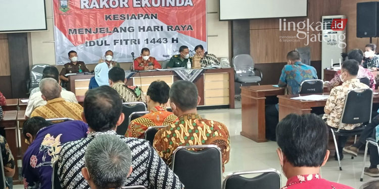 89 Perusahaan di Semarang Siap Bayar THR 25 RAKOR: Rakor Ekuinda di Gedung Dharma Satya, Kompleks Kantor Bupati di Ungaran, Kamis (21/4) siang. (Dok. Humas Kabupaten Semarang, Lingkarjateng.id)