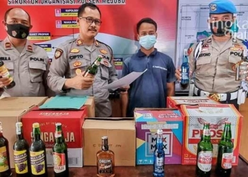 Gagal Kirim, 120 Botol Miras Disita Petugas di Kudus