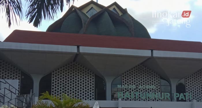 Habis Diperbaiki, Atap Masjid Agung Pati Malah Bocor